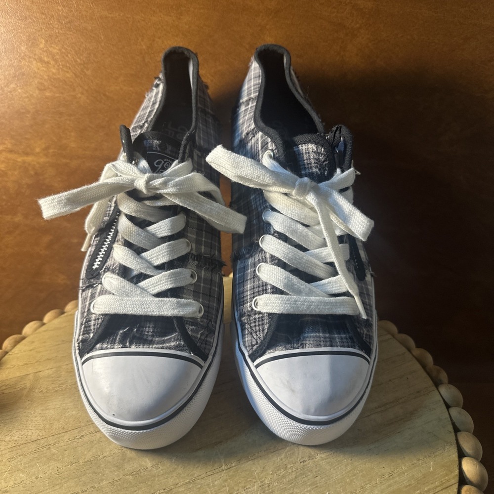 Gotta Flirt shoes Black And White 9M Zipper On Side